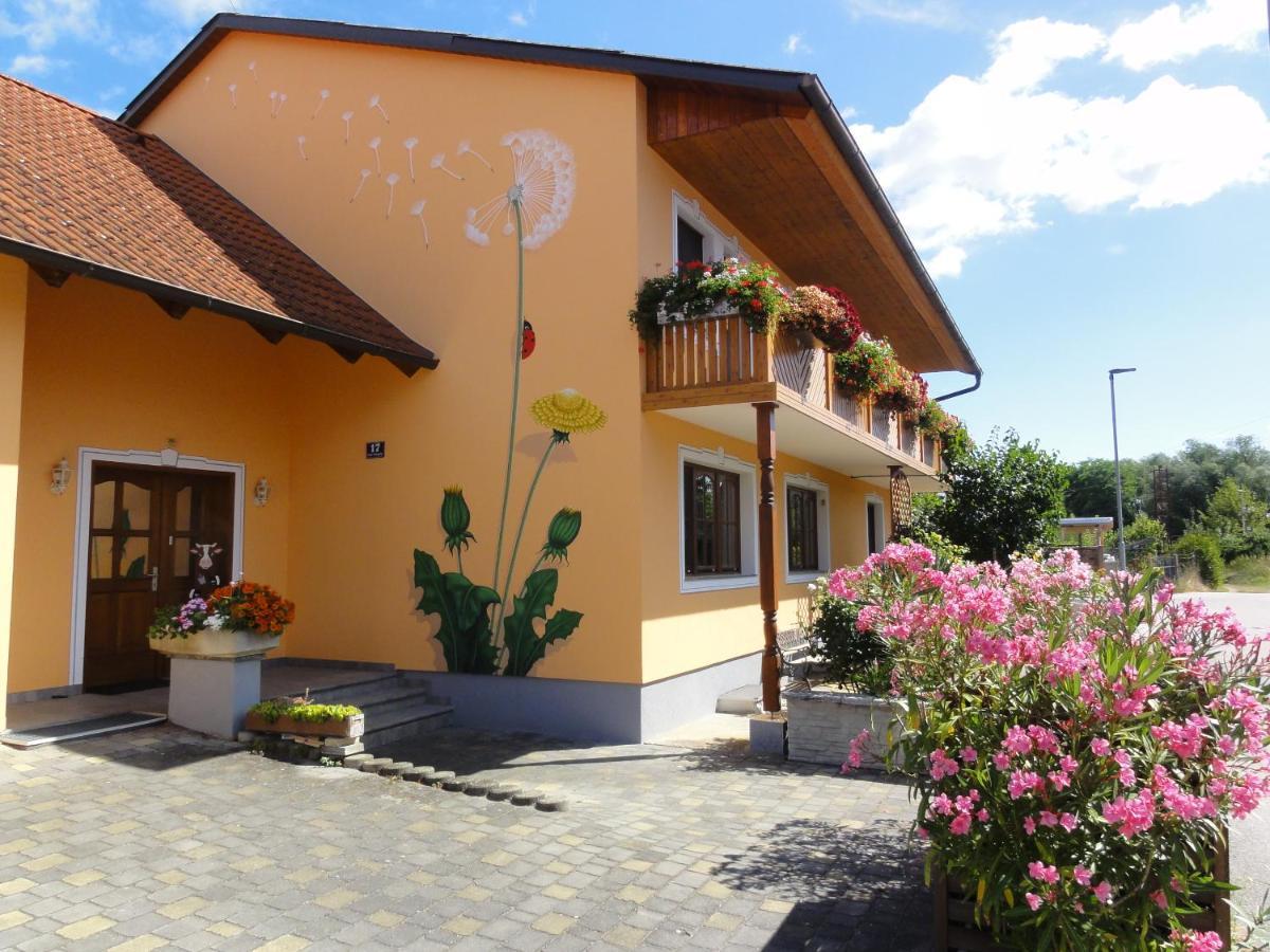 Apartment Elena Gedersdorf Exterior photo